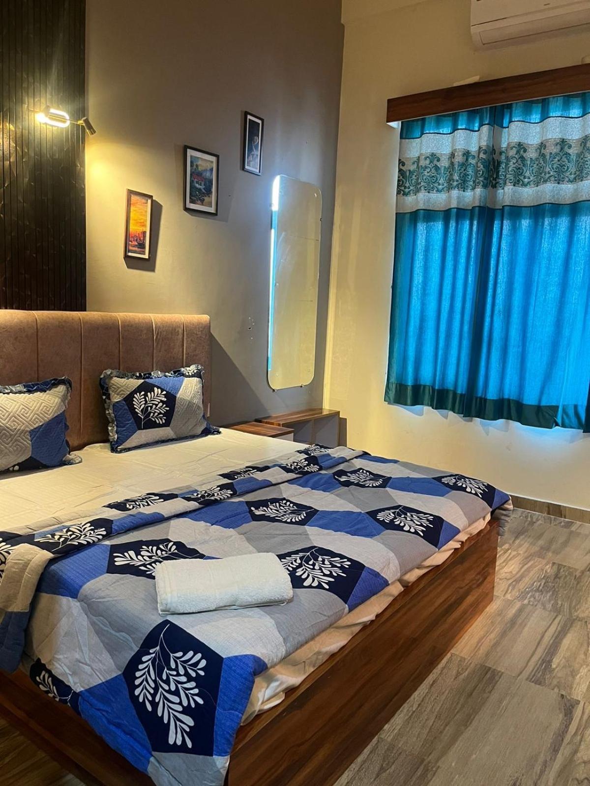 Studio Apartment In เกรทเตอร์นอยดา ภายนอก รูปภาพ