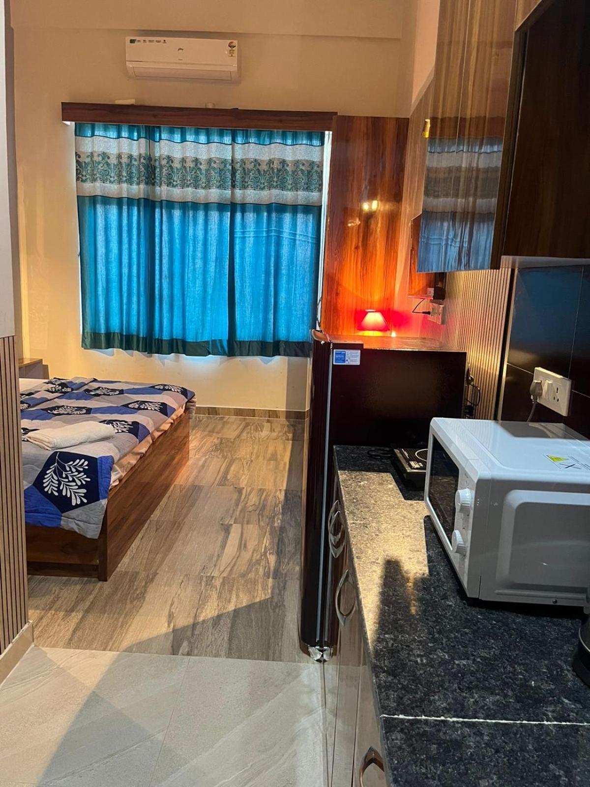 Studio Apartment In เกรทเตอร์นอยดา ภายนอก รูปภาพ
